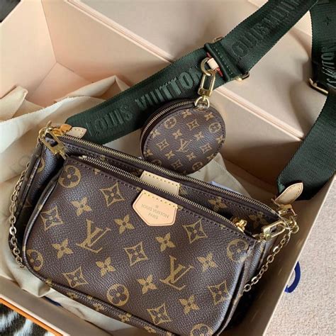 de que material son las carteras louis vuitton|lv bags for women.